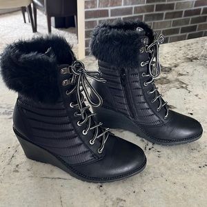 Black Wedge Booties size 8, fur ankle new no tags